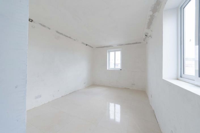 Image No.6-5 Bed Maisonette for sale