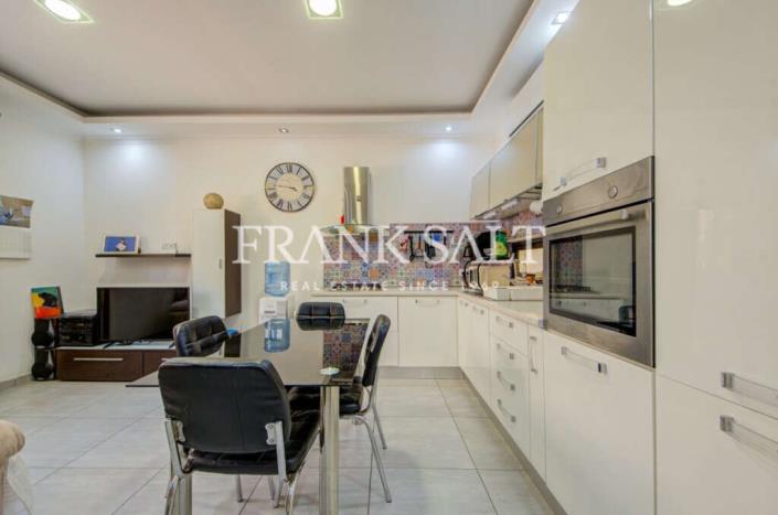 Image No.2-3 Bed Maisonette for sale