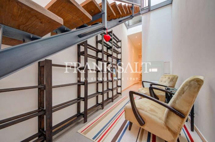 Image No.10-3 Bed Townhouse for sale