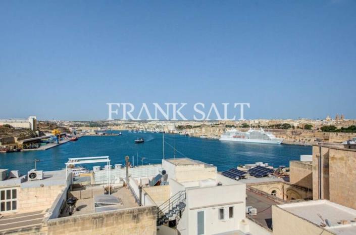 Image No.2-2 Bed Townhouse for sale