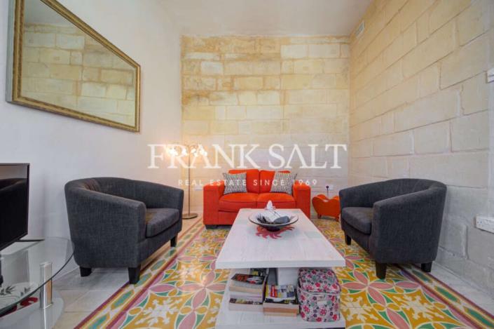 Image No.9-2 Bed Townhouse for sale