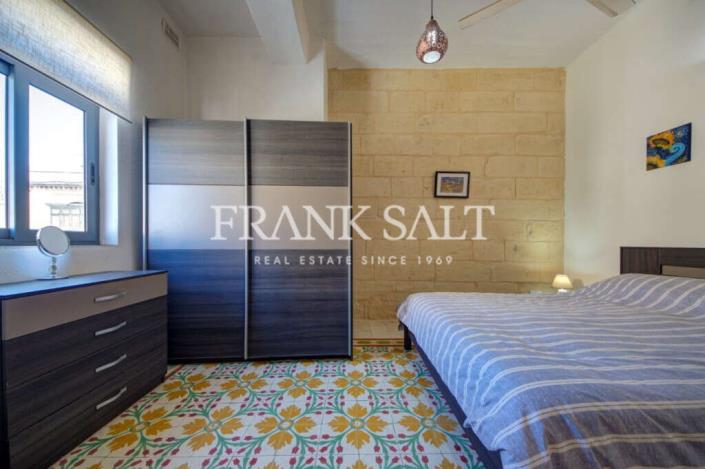 Image No.11-2 Bed Townhouse for sale