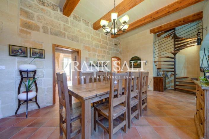 Image No.13-4 Bed Farmhouse for sale