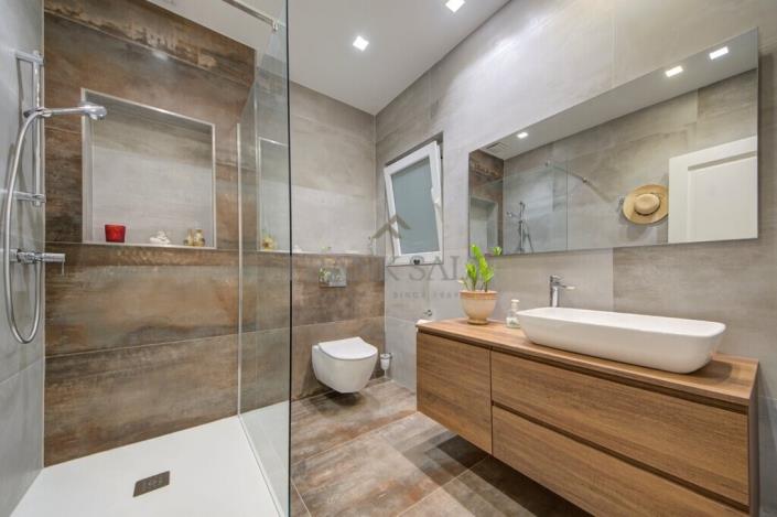 Image No.10-5 Bed Townhouse for sale