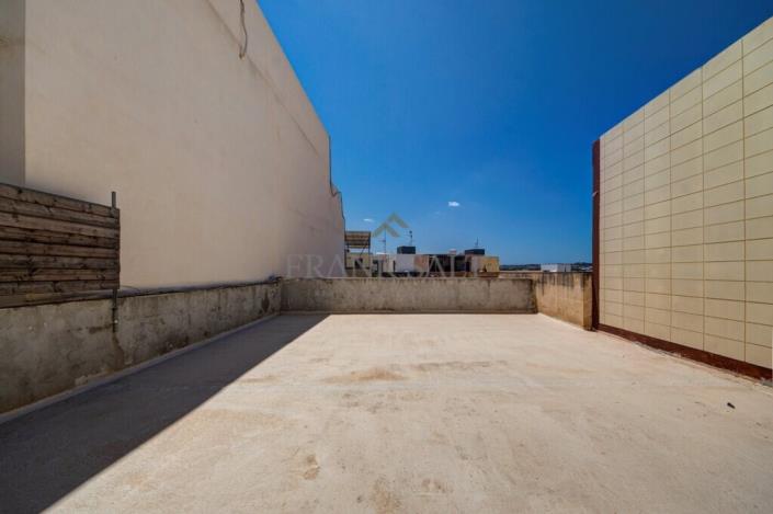 Image No.3-4 Bed Maisonette for sale