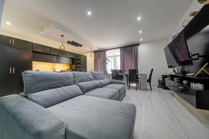 Image No.7-4 Bed Maisonette for sale