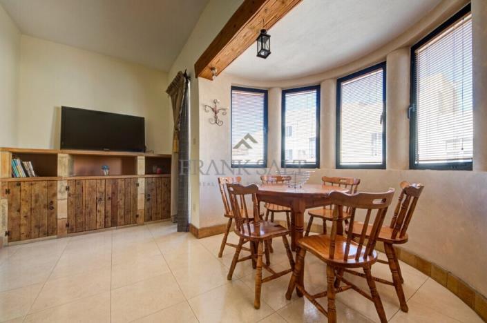 Image No.4-3 Bed Maisonette for sale