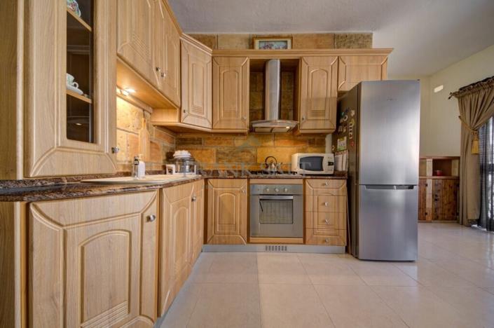 Image No.5-3 Bed Maisonette for sale