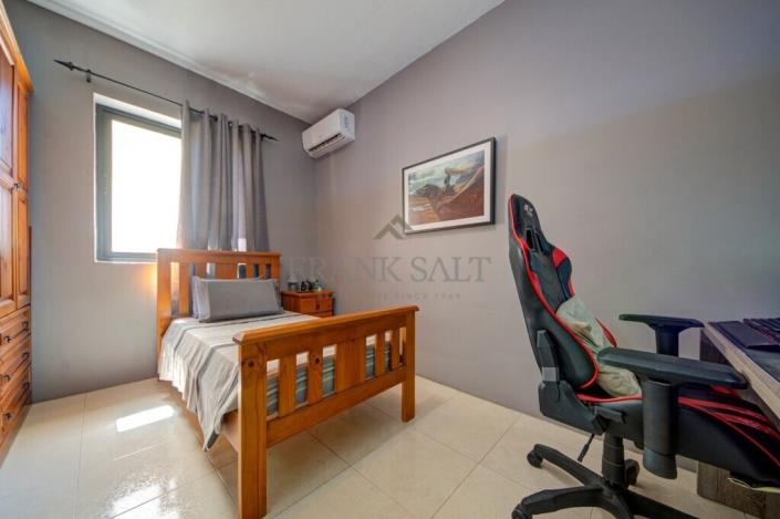 Image No.16-3 Bed Maisonette for sale