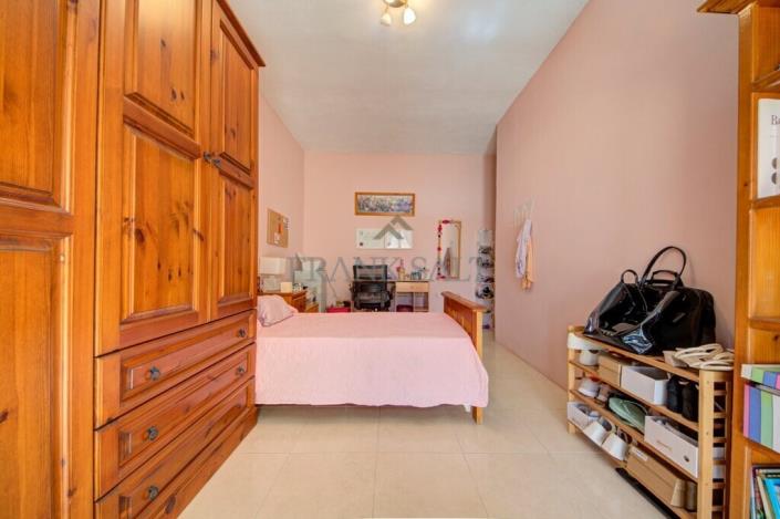 Image No.18-3 Bed Maisonette for sale