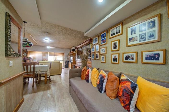 Image No.18-2 Bed Maisonette for sale