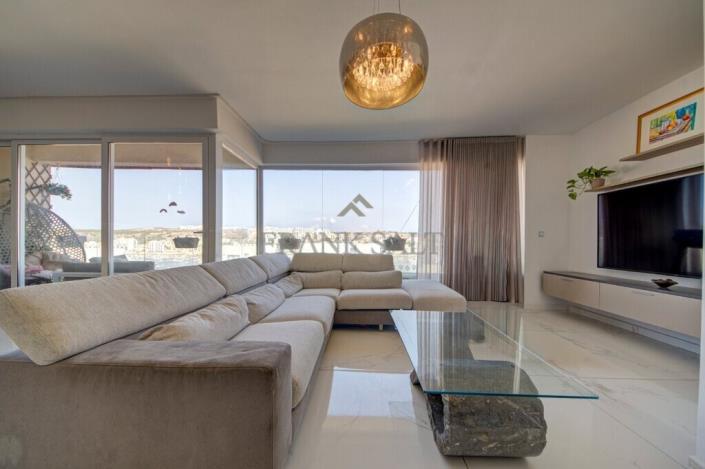 Image No.15-3 Bed Apartment for sale