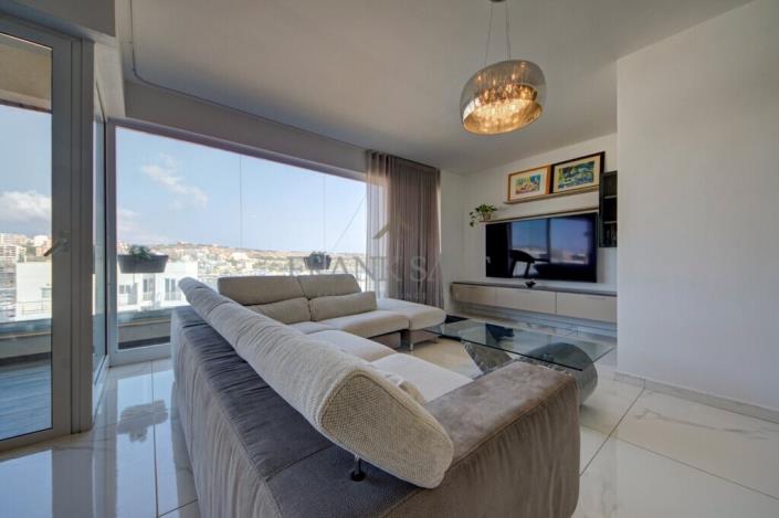 Image No.18-3 Bed Apartment for sale