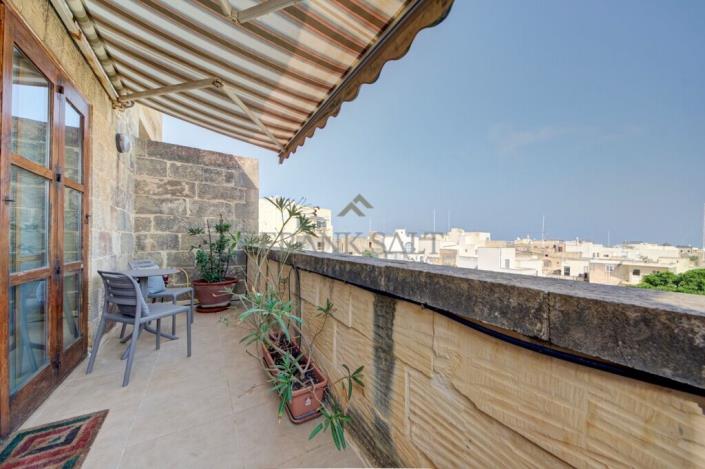 Image No.19-4 Bed Townhouse for sale