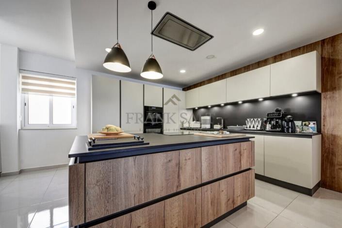 Image No.3-3 Bed Penthouse for sale