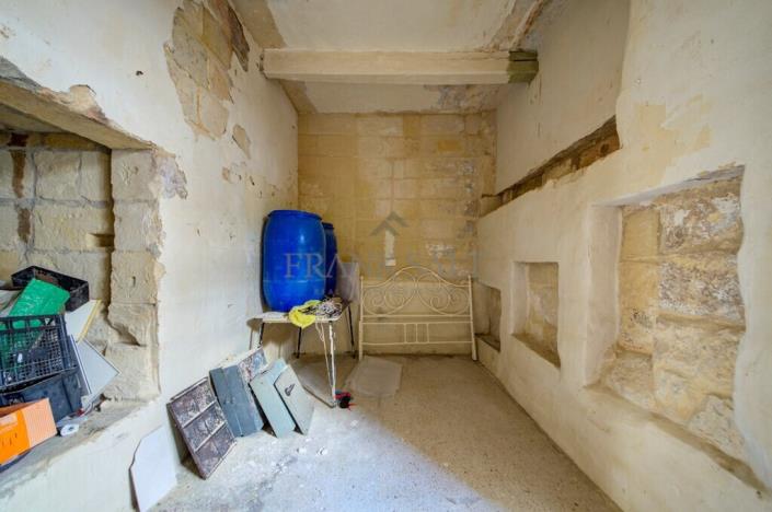 Image No.5-1 Bed Maisonette for sale