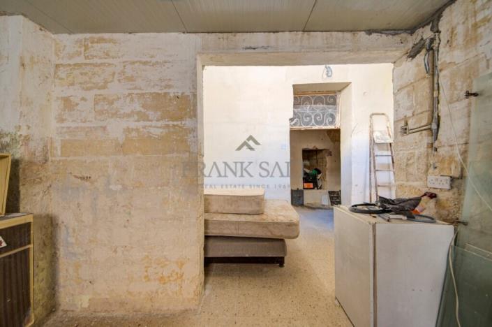 Image No.10-1 Bed Maisonette for sale