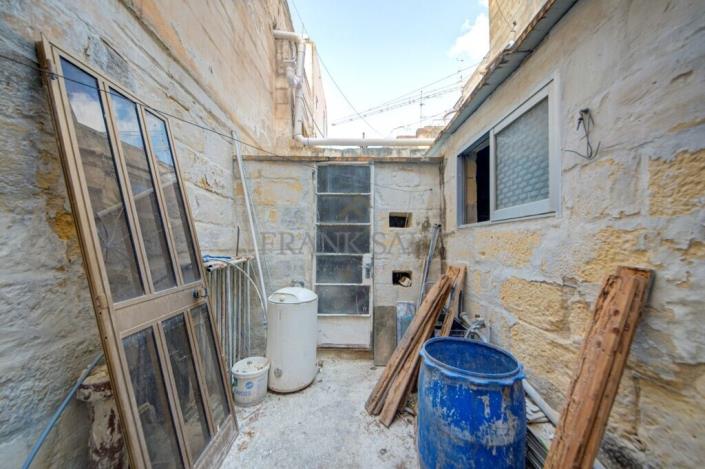 Image No.11-1 Bed Maisonette for sale