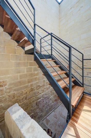 Image No.8-2 Bed Townhouse for sale