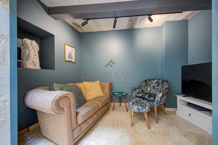 Image No.11-2 Bed Townhouse for sale