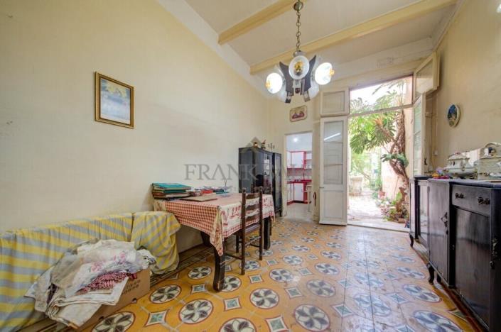 Image No.6-2 Bed Townhouse for sale