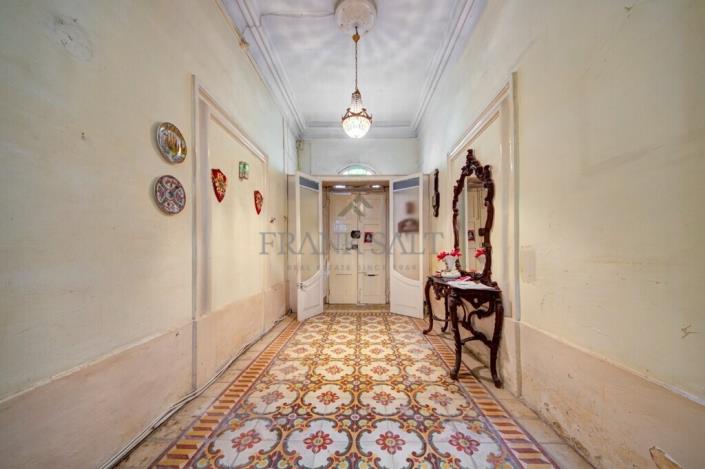 Image No.8-2 Bed Townhouse for sale