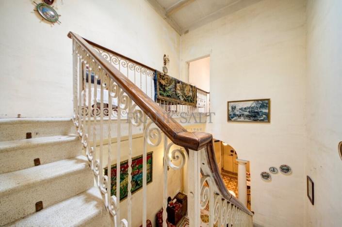 Image No.22-2 Bed Townhouse for sale