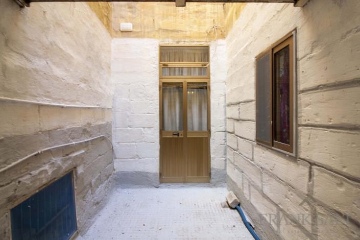 Image No.5-1 Bed Maisonette for sale