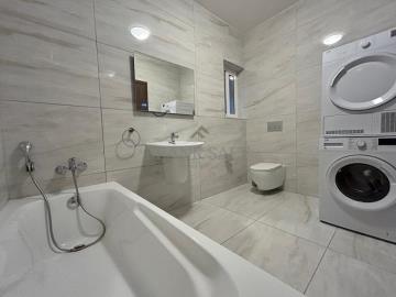 920713_20250924163642546062