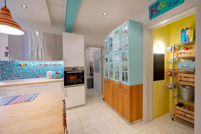 Image No.14-5 Bed Apartment for sale