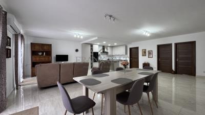 922698_20250918141339618110