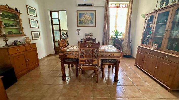 Image No.4-2 Bed Maisonette for sale