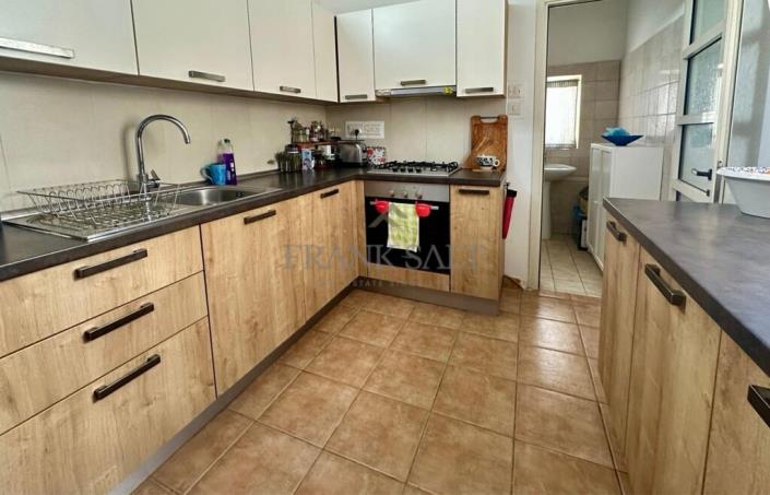 Image No.5-2 Bed Maisonette for sale