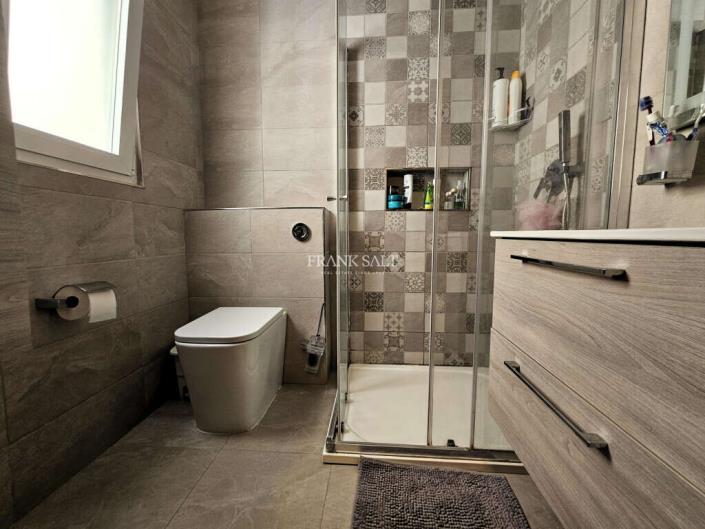 Image No.21-3 Bed Maisonette for sale