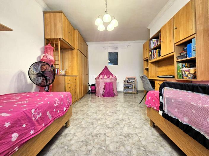 Image No.11-3 Bed Maisonette for sale