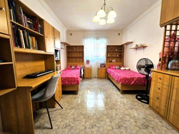 922582_12_1759136545