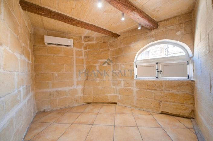 Image No.1-3 Bed Townhouse for sale