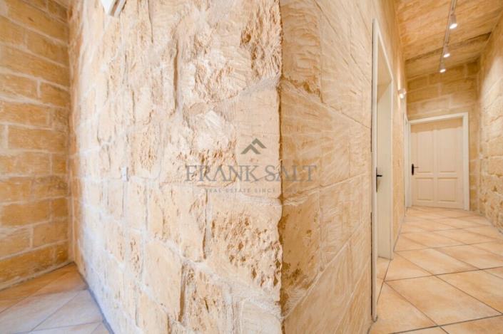 Image No.11-3 Bed Townhouse for sale