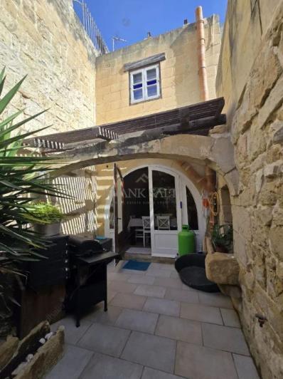 Image No.8-2 Bed Townhouse for sale