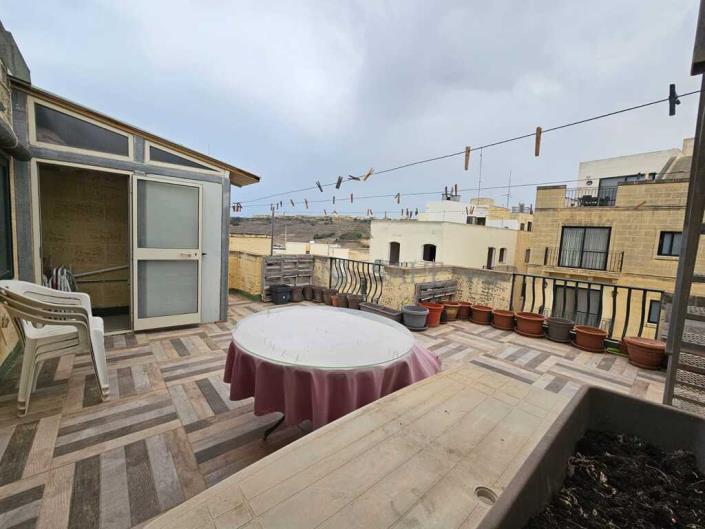 Image No.3-2 Bed Maisonette for sale