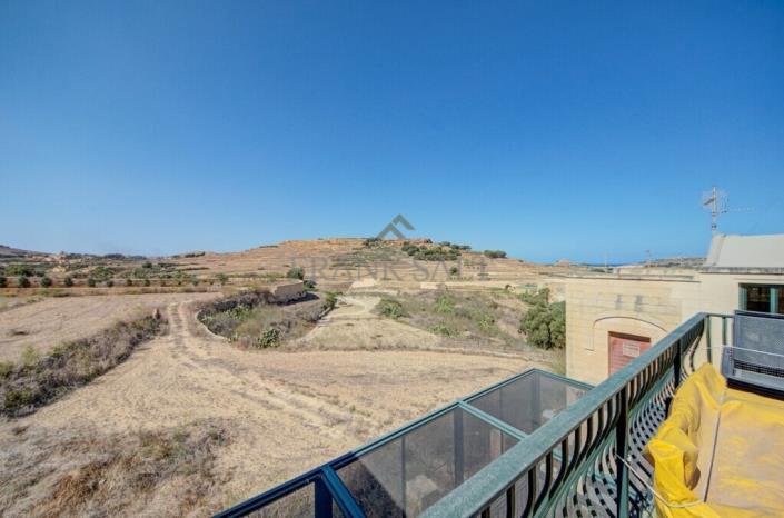 Image No.21-2 Bed Maisonette for sale