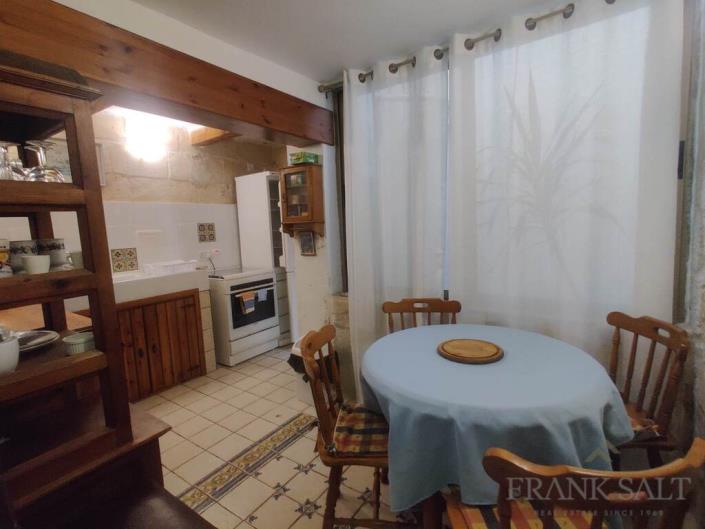 Image No.6-2 Bed Townhouse for sale