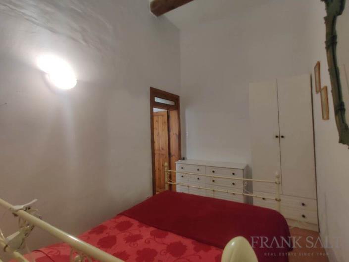 Image No.13-2 Bed Townhouse for sale