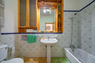 923058_20251014140437485601