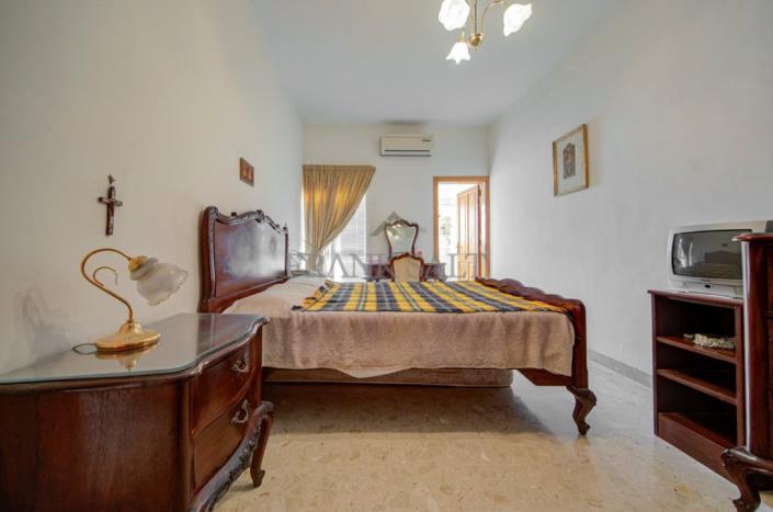 Image No.12-3 Bed Apartment for sale