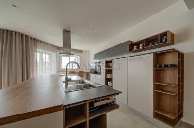 923432_20251030120208099593