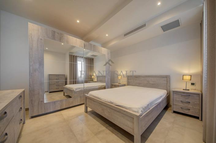 Image No.20-3 Bed Apartment for sale