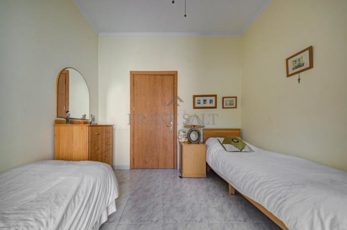 Image No.27-3 Bed Apartment for sale