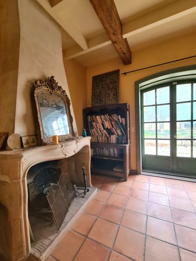 Image No.17-8 Bed House for sale