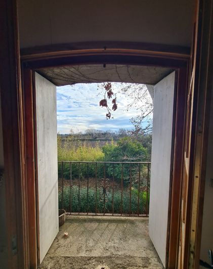 Image No.27-8 Bed House for sale